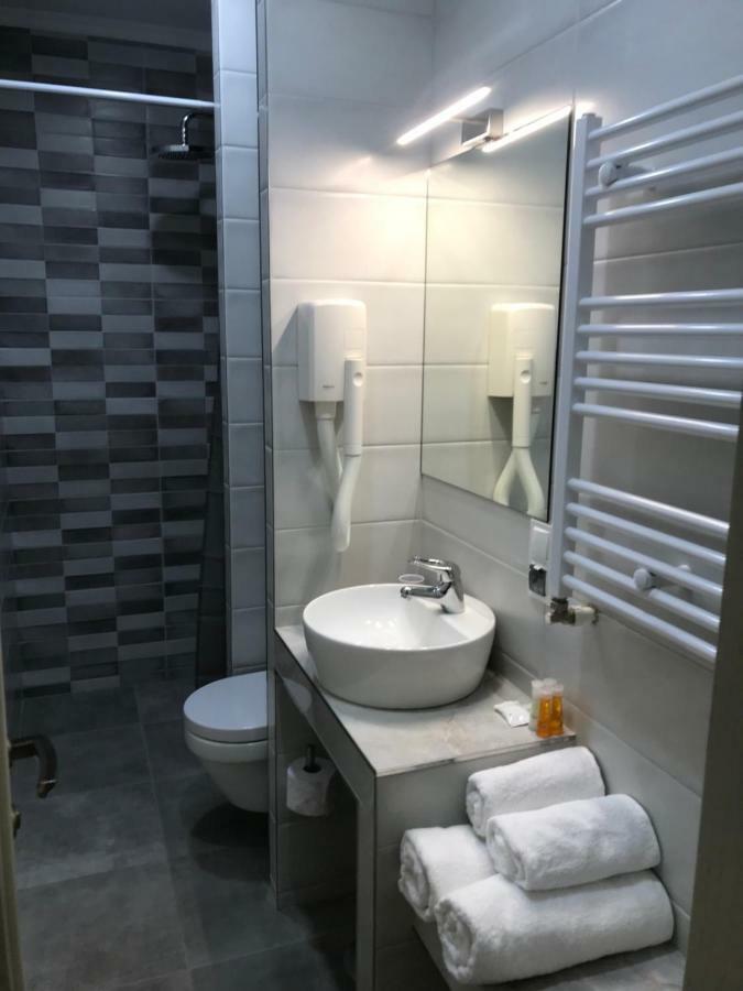Moonlight Hotel Stauceni  Exterior photo