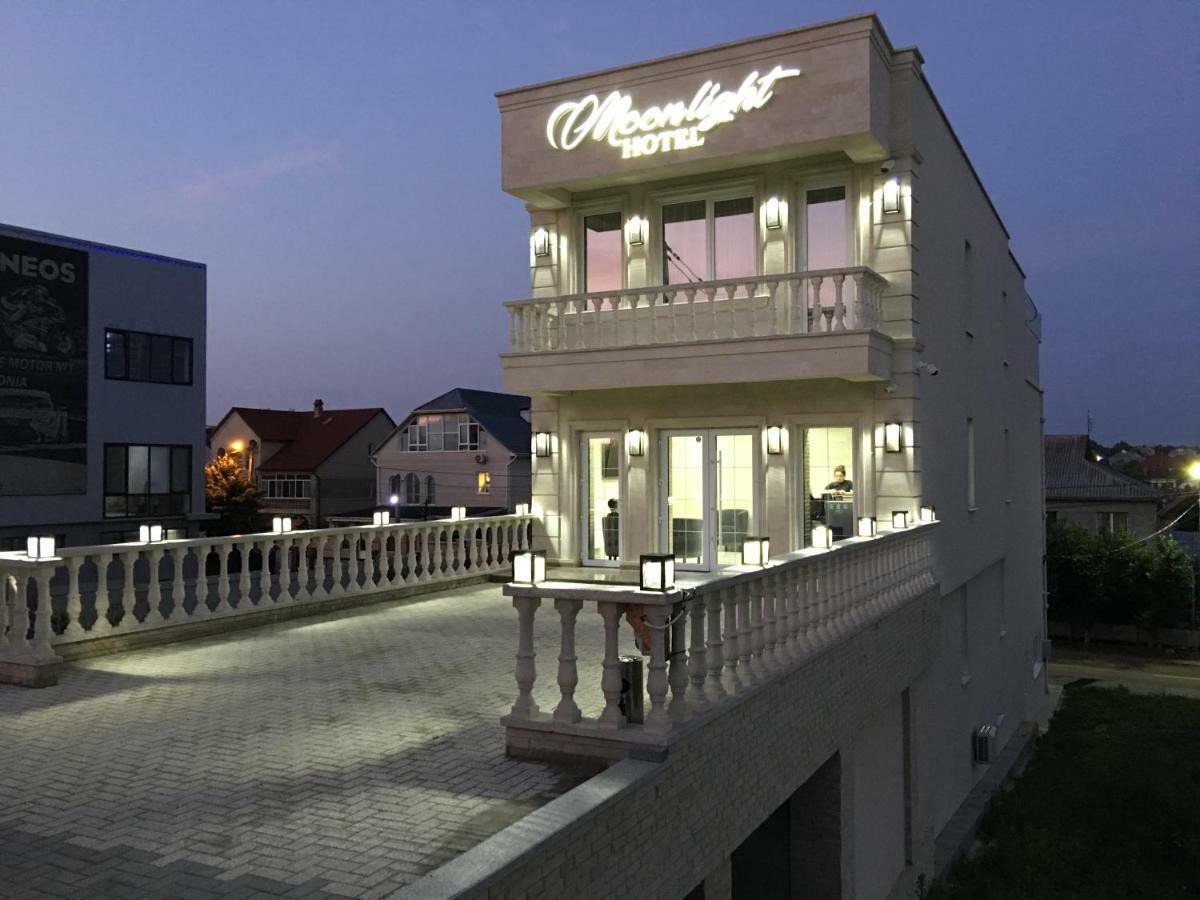 Moonlight Hotel Stauceni  Exterior photo